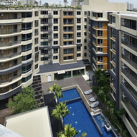 Siamese Nanglinchee Apartment Bangkok Bagian luar foto