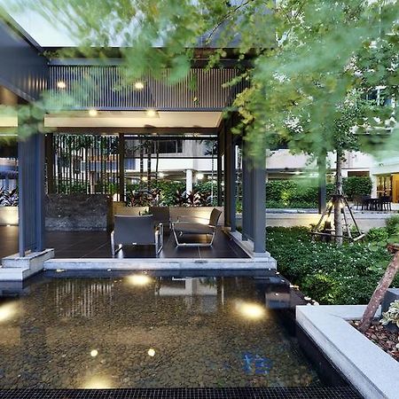 Siamese Nanglinchee Apartment Bangkok Bagian luar foto