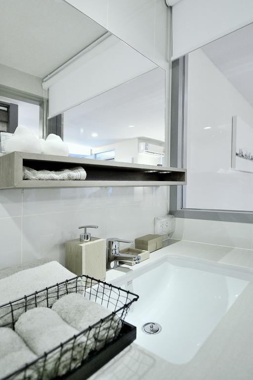 Siamese Nanglinchee Apartment Bangkok Bagian luar foto