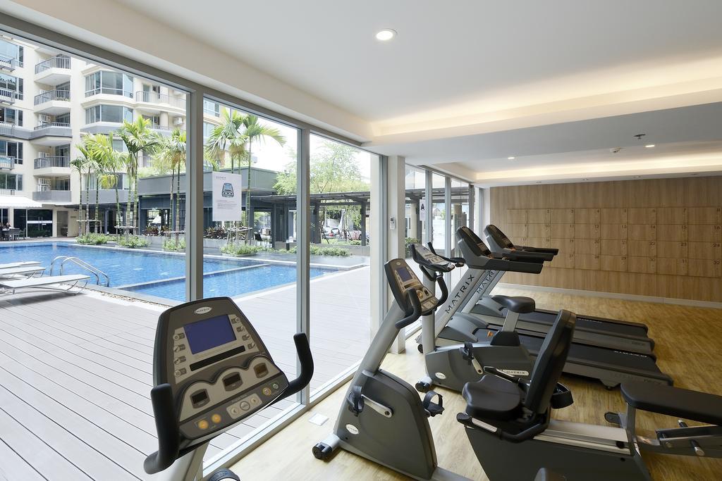 Siamese Nanglinchee Apartment Bangkok Bagian luar foto