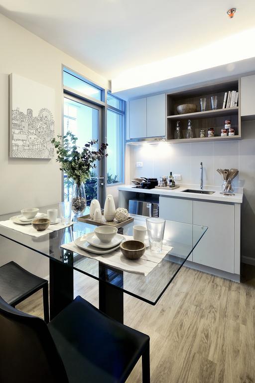 Siamese Nanglinchee Apartment Bangkok Bagian luar foto