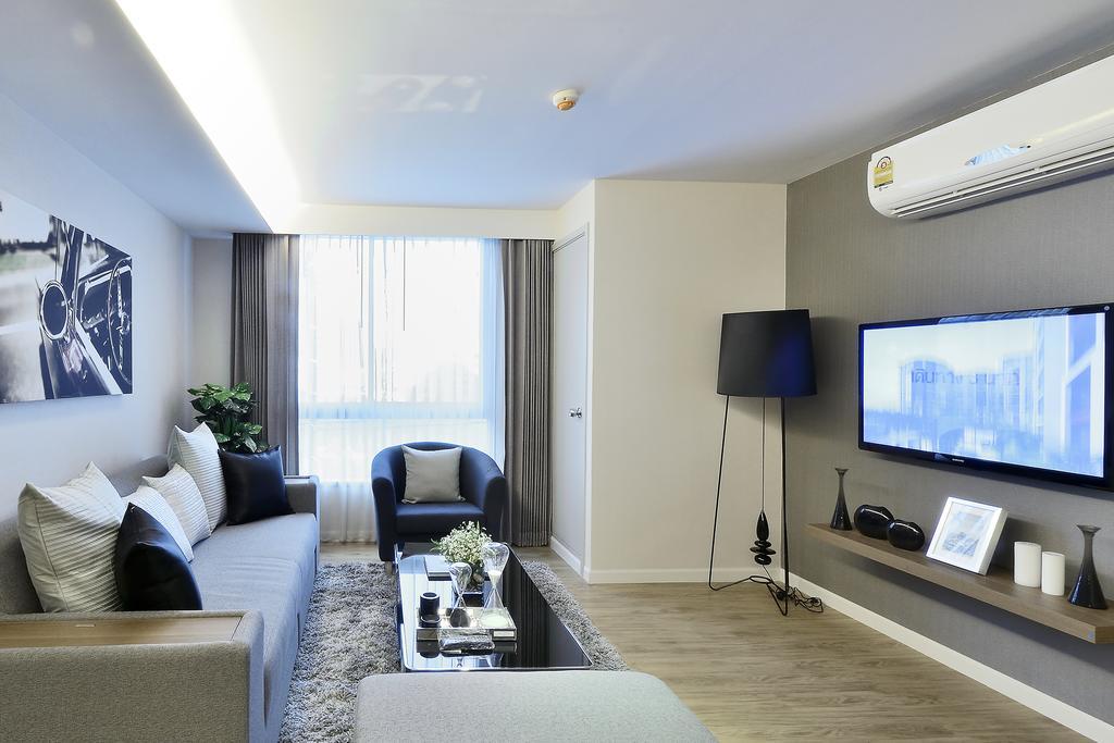 Siamese Nanglinchee Apartment Bangkok Bagian luar foto
