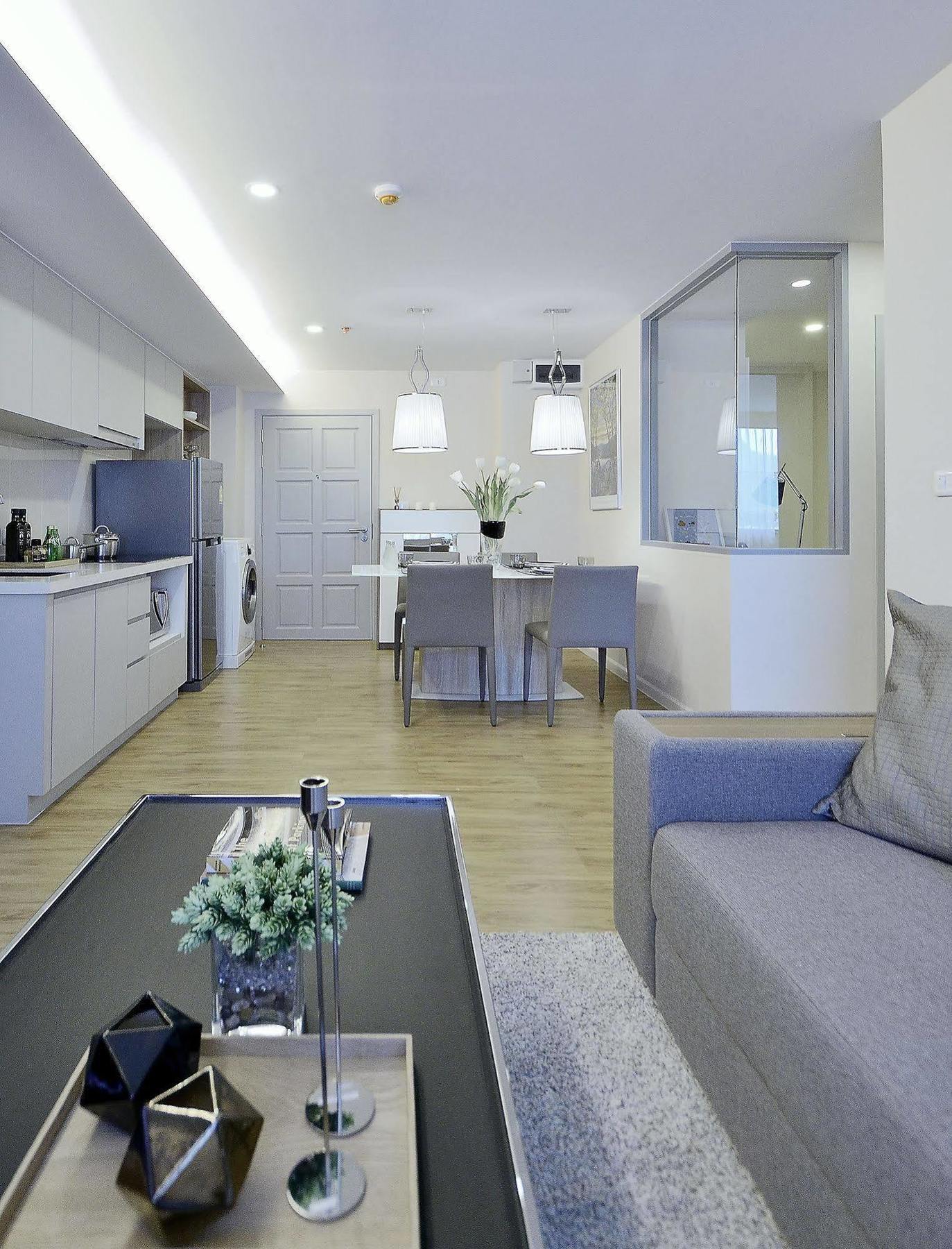 Siamese Nanglinchee Apartment Bangkok Bagian luar foto
