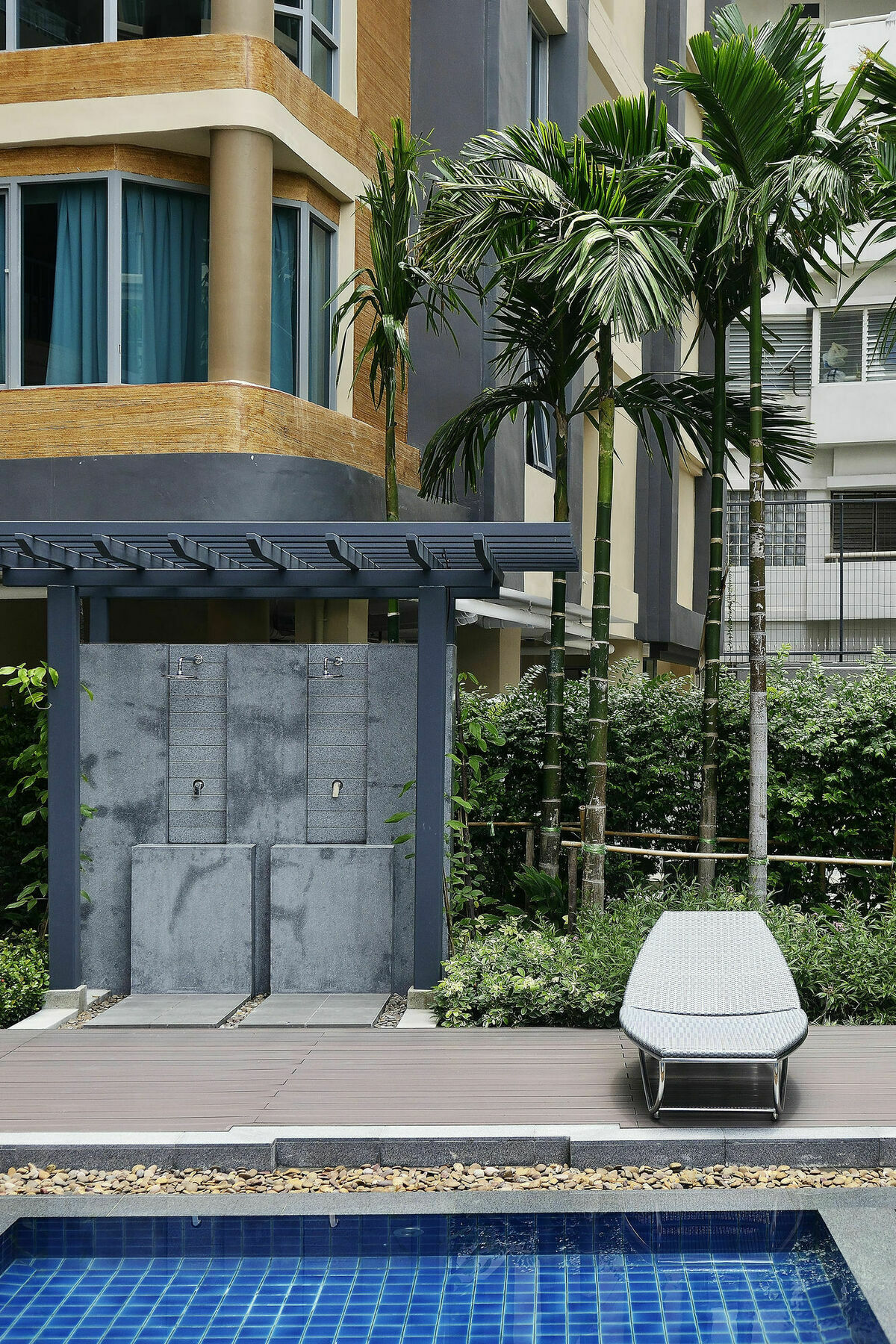 Siamese Nanglinchee Apartment Bangkok Bagian luar foto