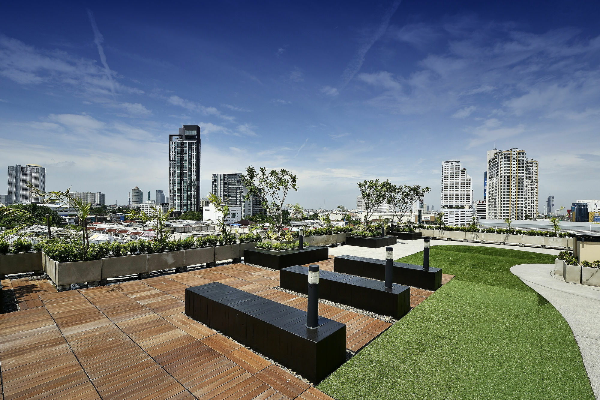 Siamese Nanglinchee Apartment Bangkok Bagian luar foto